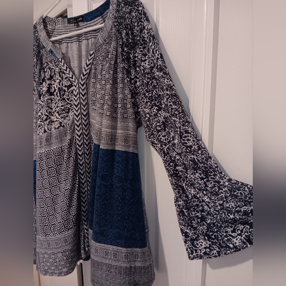 rxb blouse 1X Blue Print - Picture 4 of 4